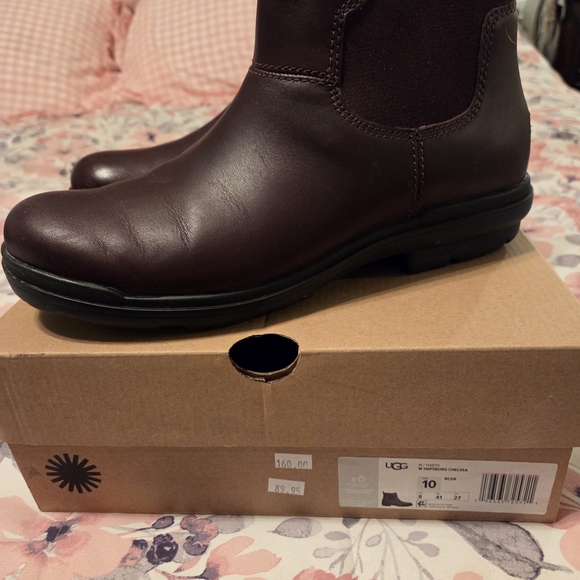 UGG Dark Brown Leather Boots Womens Size 10 Worn 1x - Picture 2 of 8
